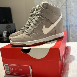 Women’s Nike Dunk Ski Hi Sneakers